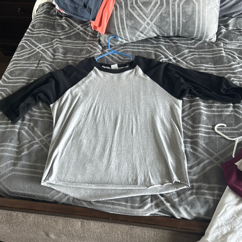 Oday Shakar Gray and Black 3/4 Sleeve Raglan T-Shirt